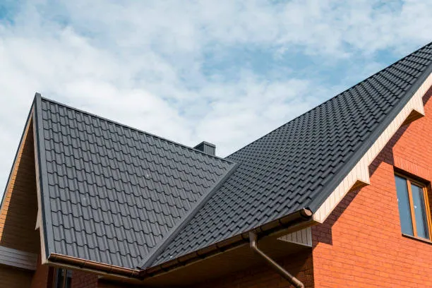 What is the biggest problem with metal roofs and how does it affect cost? - roofing guide from Peak to Peak Roofing in Denver, Colorado