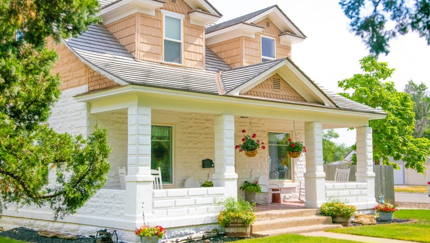 The harsh Colorado weather can make it hard for most homeowners to keep their home properly maintained. When it's time to replace your siding, trust your home to Peak to Peak!